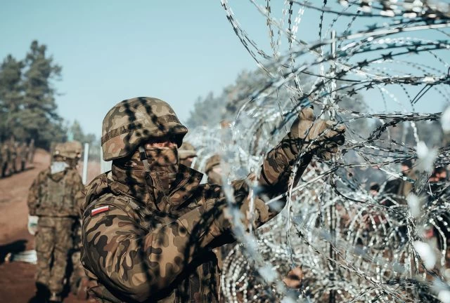 Στρατιωτική σύγκρουση στα σύνορα της Πολωνίας βλέπουν οι ειδικοί – Περιπολίες ρωσικών βομβαρδιστικών